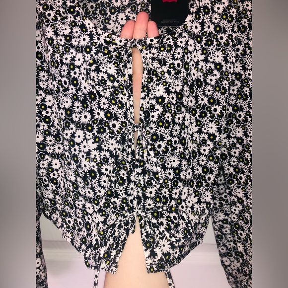 Levi’s floral blouse (S) - Picture 4 of 12